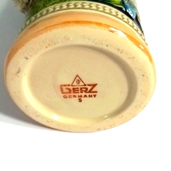 Gertz Clasic Collectable Ceramic Beer Stein with Silver Lid - Picture 3 of 8